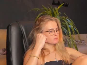 webcam girl linellali capture image #4022063