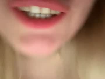 webcam girl holli__wood capture image #2147816