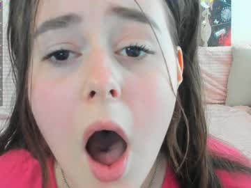 webcam girl emilia_me capture image #2133370