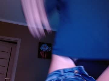 webcam girl juicy_peach88 capture image #4270272