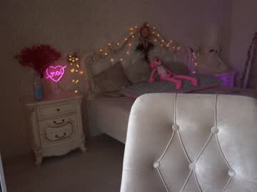 webcam girl pussy__money__weed capture image #2247775