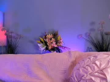 webcam girl littlee33 capture image #4061897