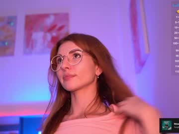 webcam girl sweetkira555 capture image #3770585