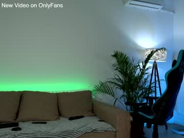 webcam girl naughtyrider69 capture image #1920345