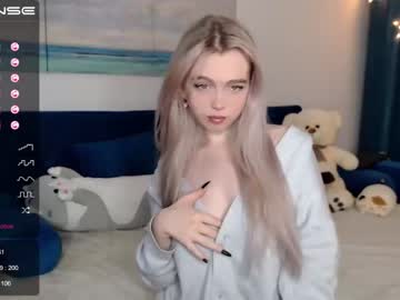 webcam girl small_blondee capture image #1888186