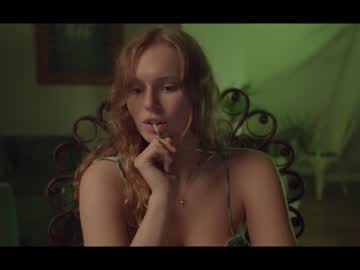 webcam girl chillwithkira capture image #2033481