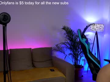 webcam girl naughtyrider69 capture image #1552931