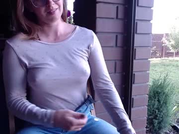 webcam girl juicy_peach88 capture image #3065144