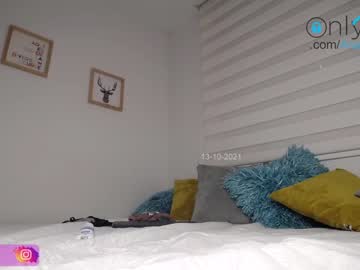 webcam girl _arianalzate_ capture image #550756