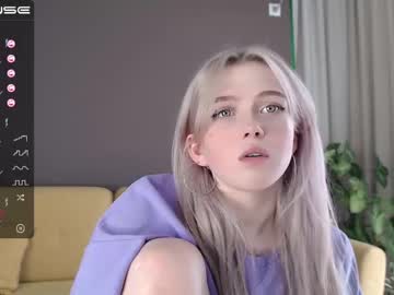webcam girl small_blondee capture image #2324602