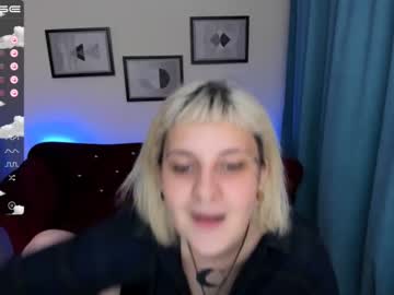 webcam girl yolandi_toit capture image #3277416