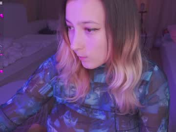 webcam girl aveksmr capture image #4257244