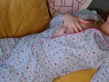 webcam girl juicy_peach88 capture image #4298665