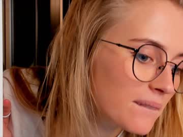 webcam girl linellali capture image #3886855