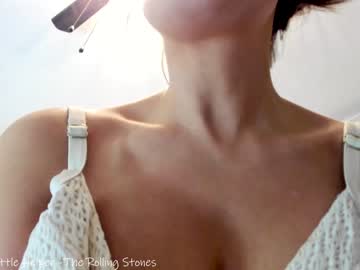 webcam girl x_lily_x capture image #5219756