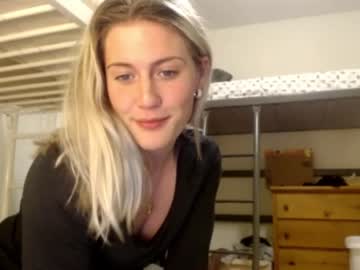 webcam girl bambis_honeypot capture image #1480410