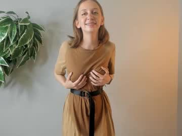 webcam girl maidacure capture image #5568774
