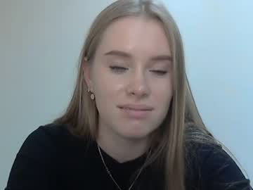 webcam girl bite_big_lips capture image #1015455