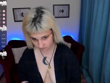 webcam girl yolandi_toit capture image #3277622