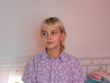webcam girl louiseshelton capture image #3376350