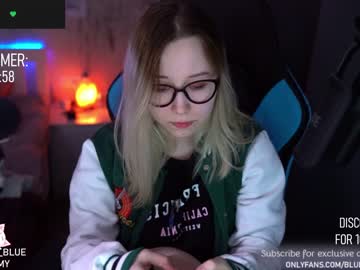 webcam girl blue_mooncat capture image #1592978