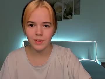 webcam girl renee_whi capture image #4466154