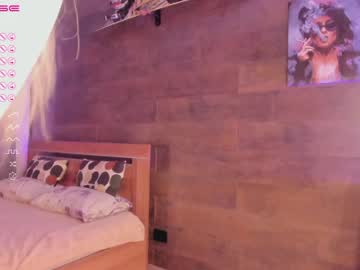 webcam girl yolandabertha capture image #4960753