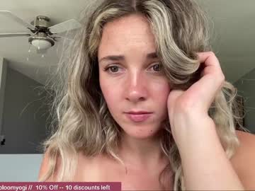 webcam girl bloomyogi capture image #3105416