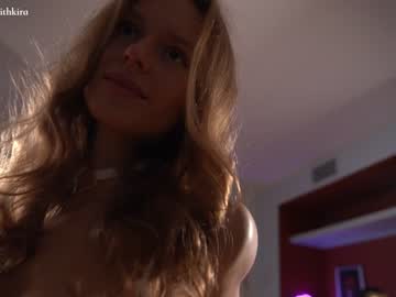 webcam girl chillwithkira capture image #5308045