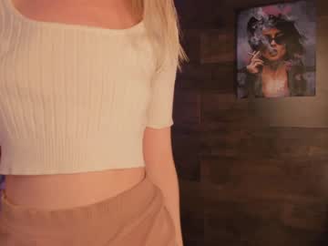 webcam girl yolandabertha capture image #4660105
