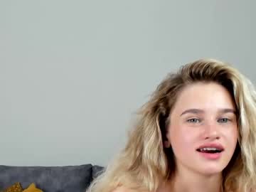 webcam girl super_pusichki capture image #2960357