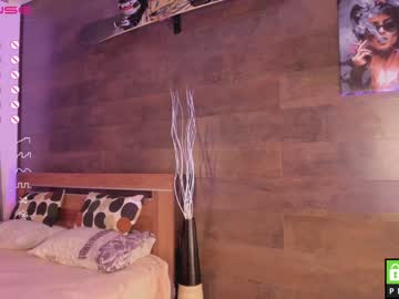 webcam girl yolandabertha capture image #5237211