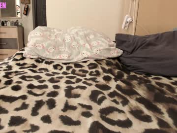 webcam couple dominant_family capture image #3809782