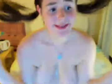 webcam girl emilia_bailey capture image #482257