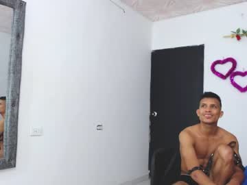 webcam man kam_and_friends capture image #4564580