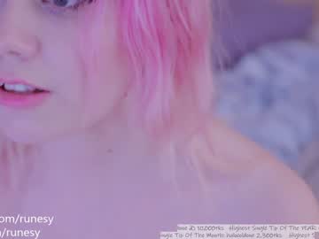webcam girl runesy capture image #3577992