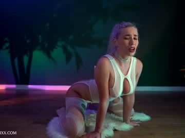 webcam girl provocatrixx capture image #4215631