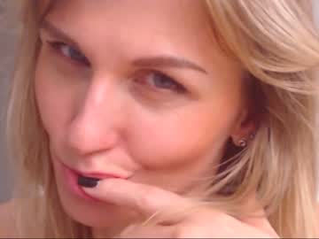 webcam girl lady_ada capture image #1111221