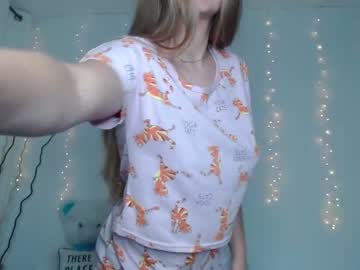 webcam girl little__cherrry capture image #3555880