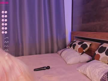 webcam girl yolandabertha capture image #5172290