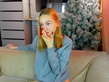 webcam girl blondylilu capture image #4668528