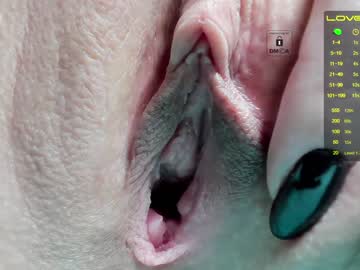webcam girl _witch__ capture image #1033884
