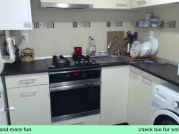 webcam couple maya_and_guests capture image #1998530