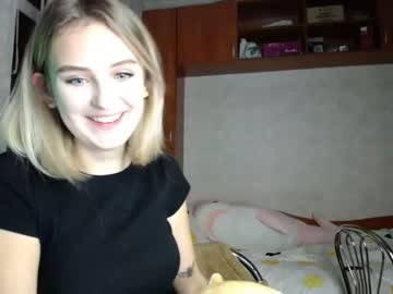 webcam girl melena_shy capture image #385897