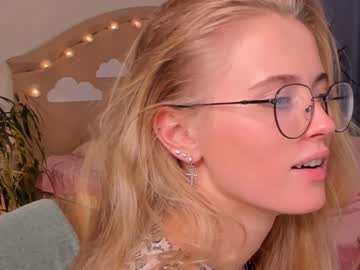 webcam girl linellali capture image #3705387