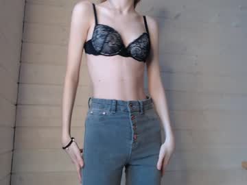 webcam girl princess__aurora capture image #5135455