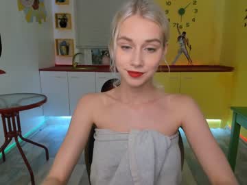 webcam girl leila_moors capture image #585548