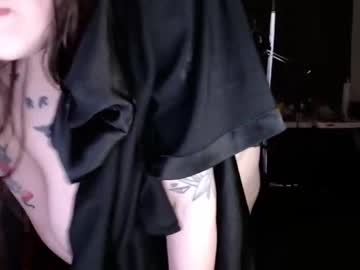 Cam for jademadelemonade