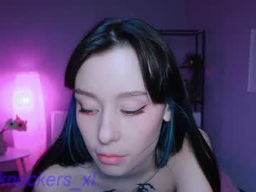 webcam girl ella_knockers_xl capture image #3906695