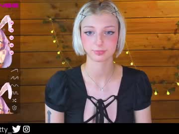 webcam girl lit1le_kitty_ capture image #4149460